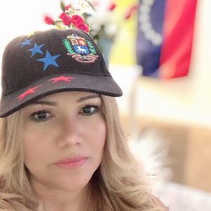 Meet your Posher, Max